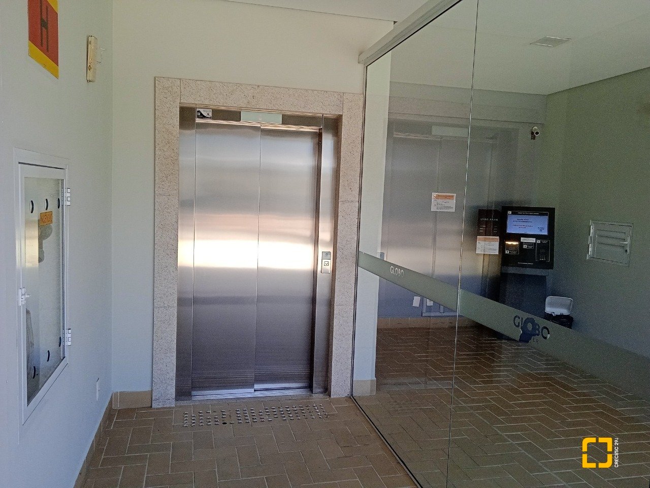 Sala com 33m², 1 garagem, no bairro Estreito em Florianópolis