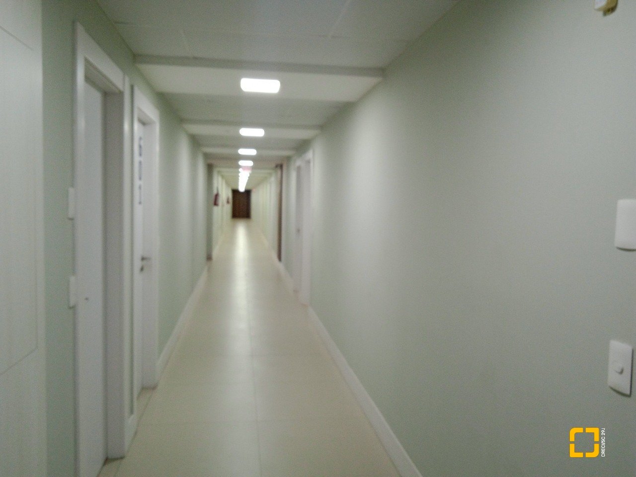 Sala com 33m², 1 garagem, no bairro Estreito em Florianópolis