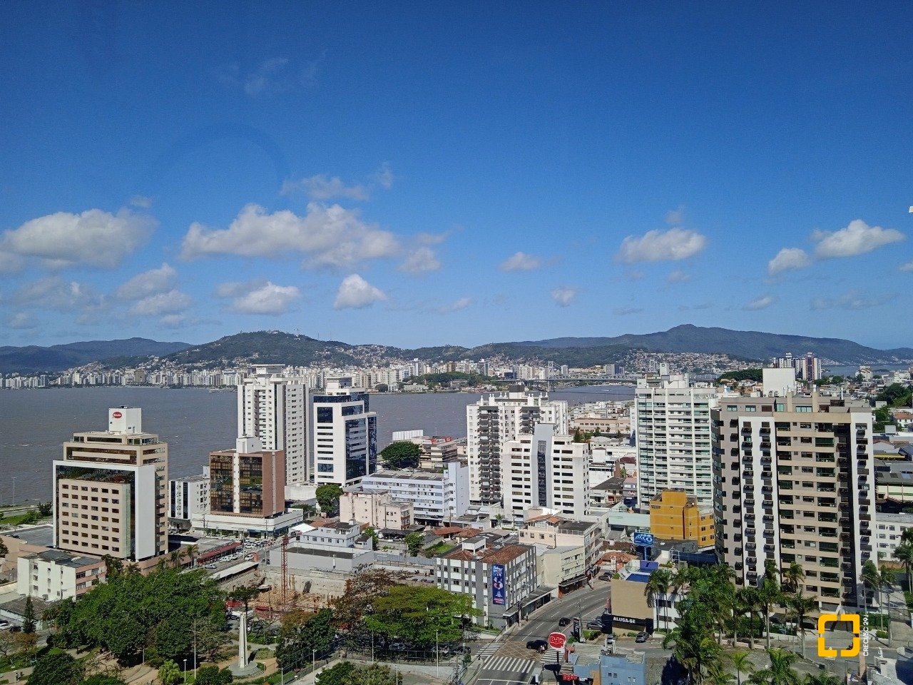 Sala com 33m², 1 garagem, no bairro Estreito em Florianópolis