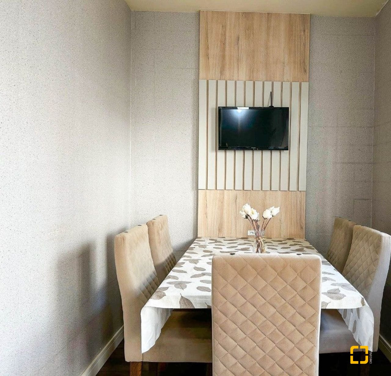 Casa com 110m², 3 quartos (sendo 1 suíte), 2 garagens, no bairro Costeira do Pirajubaé em Florianópolis