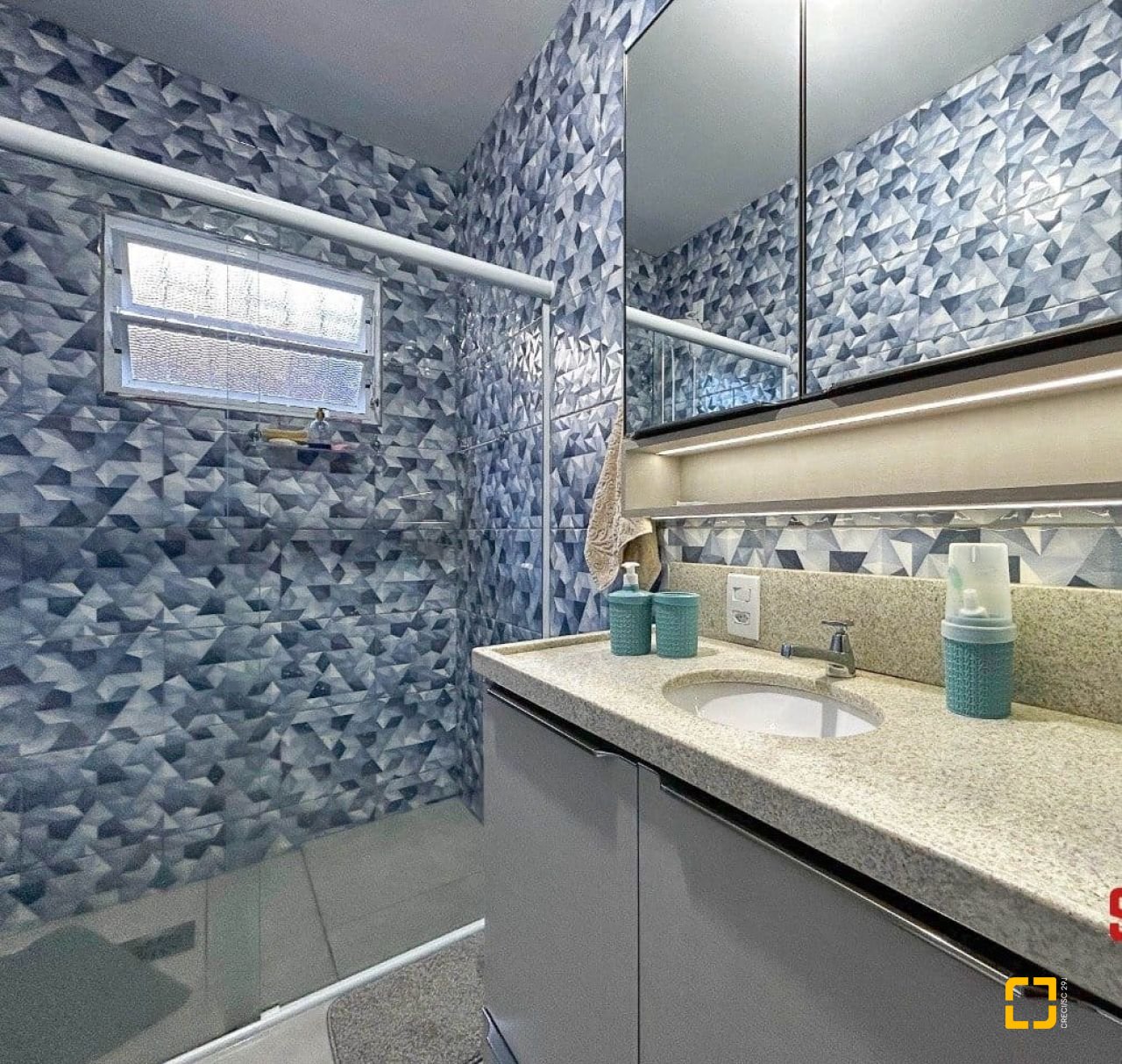 Casa com 110m², 3 quartos (sendo 1 suíte), 2 garagens, no bairro Costeira do Pirajubaé em Florianópolis
