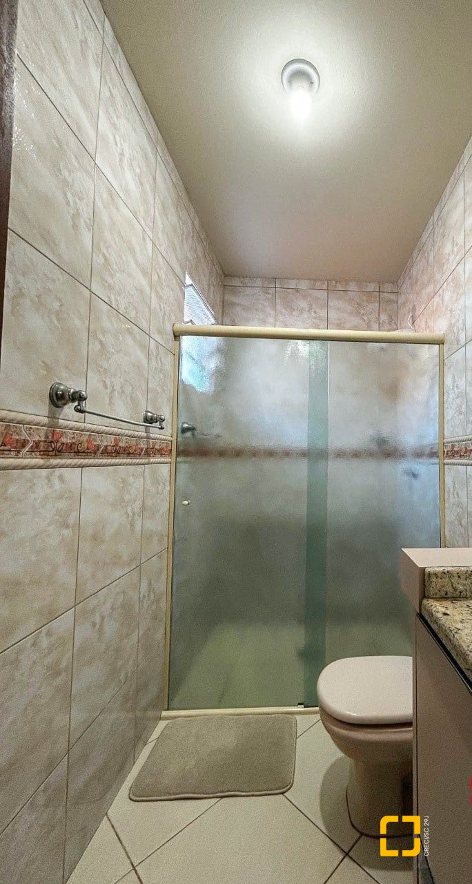 Casa com 110m², 3 quartos (sendo 1 suíte), 2 garagens, no bairro Costeira do Pirajubaé em Florianópolis