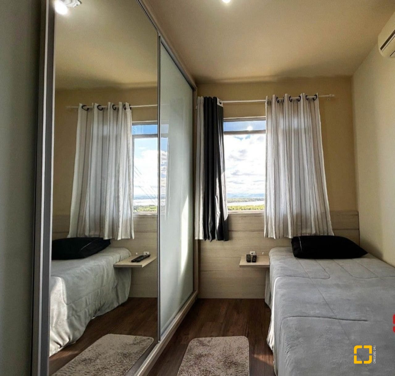 Casa com 110m², 3 quartos (sendo 1 suíte), 2 garagens, no bairro Costeira do Pirajubaé em Florianópolis