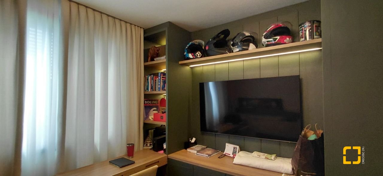Casa com 236m², 4 quartos (sendo 3 suítes), 4 garagens, no bairro Jardim Anchieta em Florianópolis