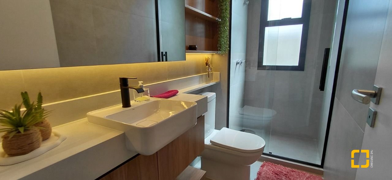 Casa com 236m², 4 quartos (sendo 3 suítes), 4 garagens, no bairro Jardim Anchieta em Florianópolis
