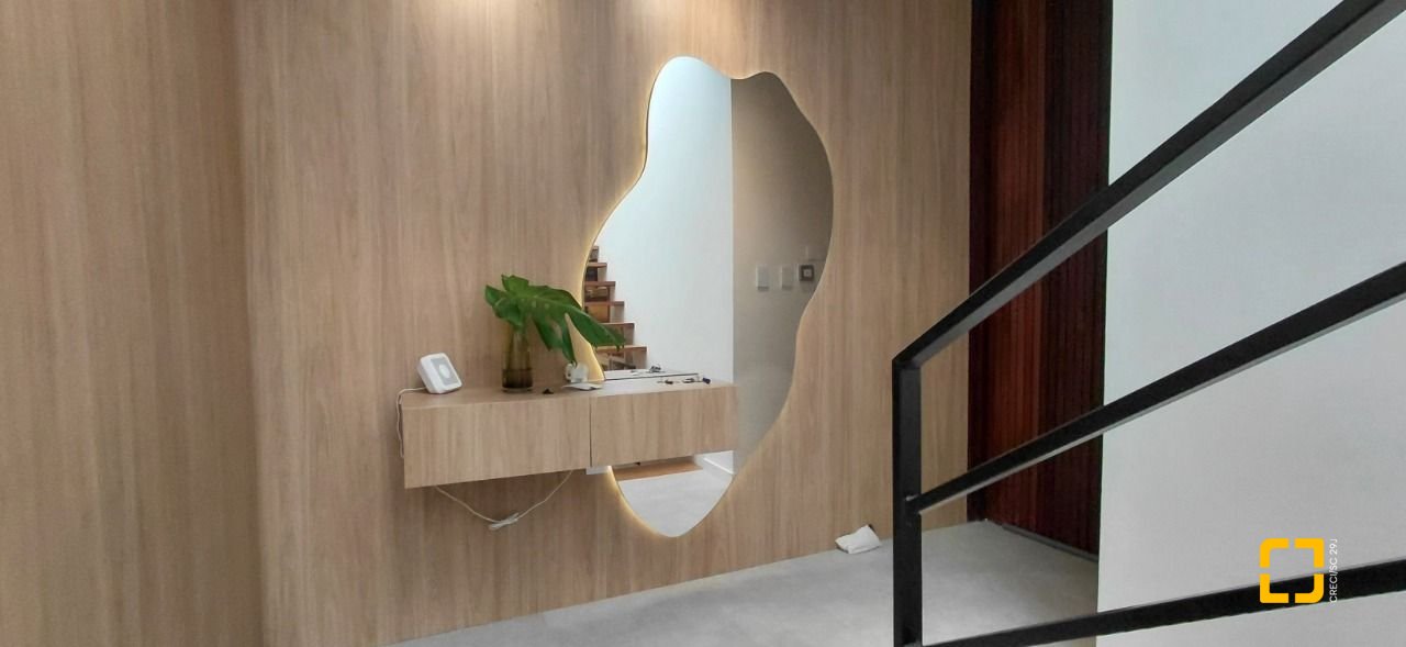 Casa com 236m², 4 quartos (sendo 3 suítes), 4 garagens, no bairro Jardim Anchieta em Florianópolis