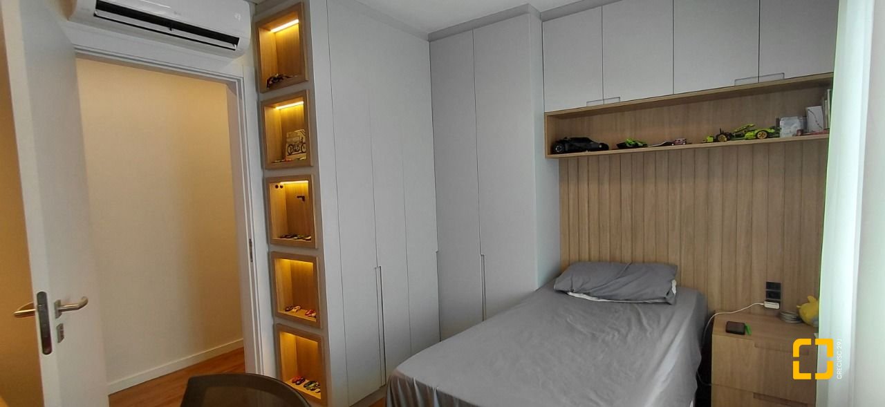 Casa com 236m², 4 quartos (sendo 3 suítes), 4 garagens, no bairro Jardim Anchieta em Florianópolis