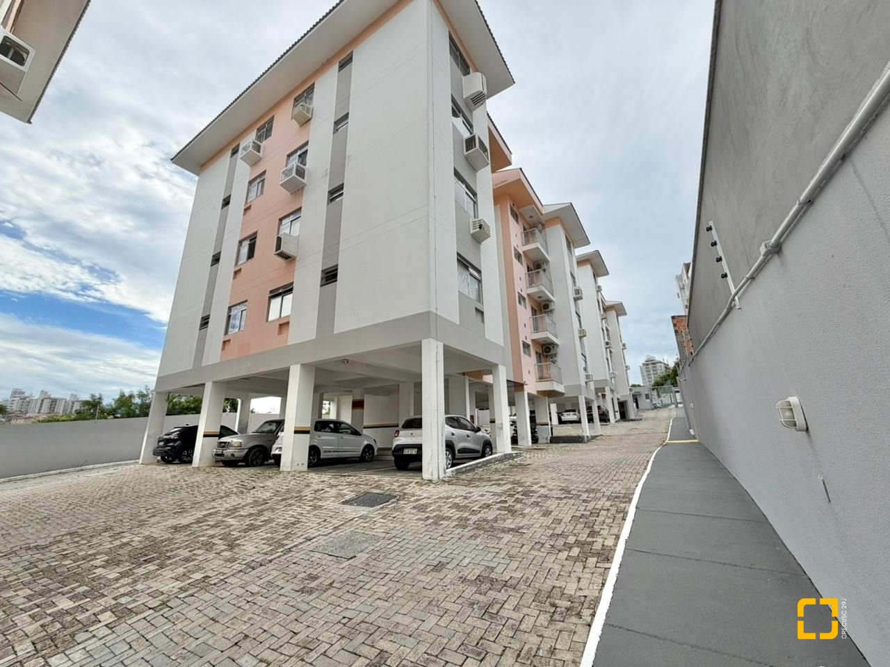 Apartamento com 58m², 2 quartos, 1 garagem, no bairro Estreito em Florianópolis