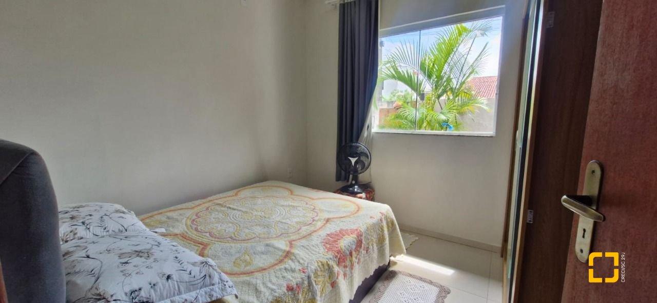 Casa com 70m², 2 quartos (sendo 1 suíte), 1 garagem, no bairro Ingleses do Rio Vermelho em Florianópolis