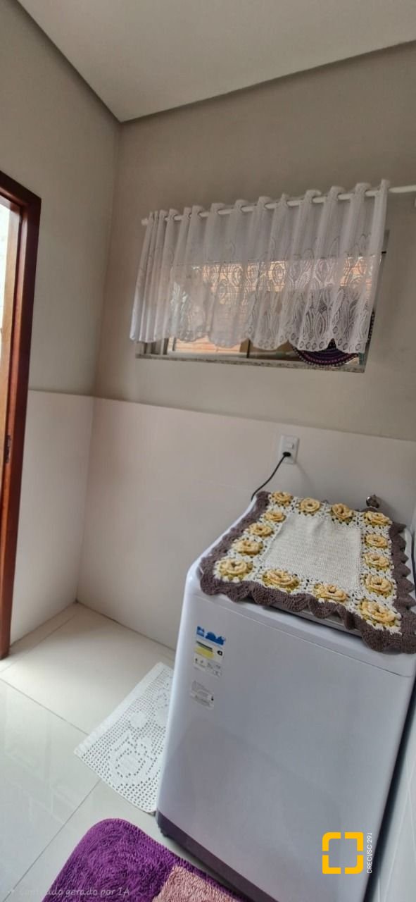 Casa com 70m², 2 quartos (sendo 1 suíte), 1 garagem, no bairro Ingleses do Rio Vermelho em Florianópolis
