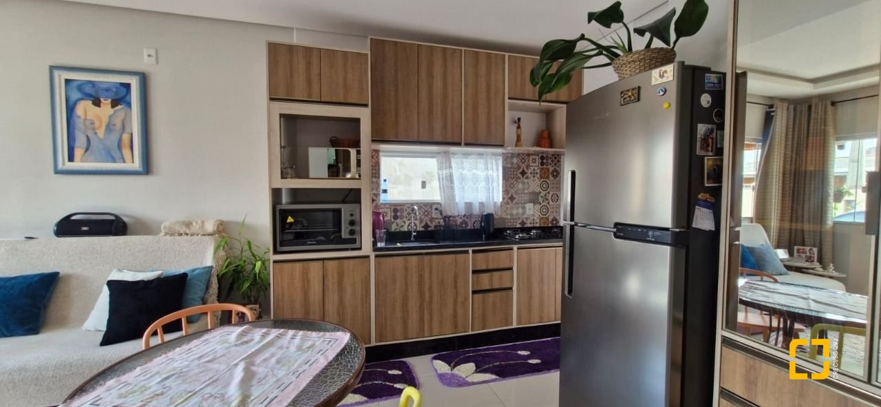 Casa com 70m², 2 quartos (sendo 1 suíte), 1 garagem, no bairro Ingleses do Rio Vermelho em Florianópolis