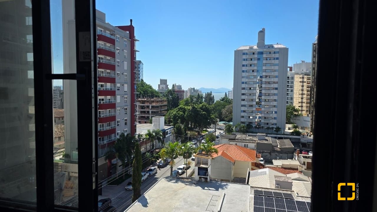Apartamento com 152m², 6 quartos (sendo 3 suítes), 3 garagens, no bairro Centro em Florianópolis