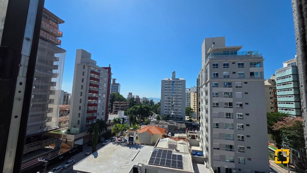 Apartamento com 152m², 6 quartos (sendo 3 suítes), 3 garagens, no bairro Centro em Florianópolis