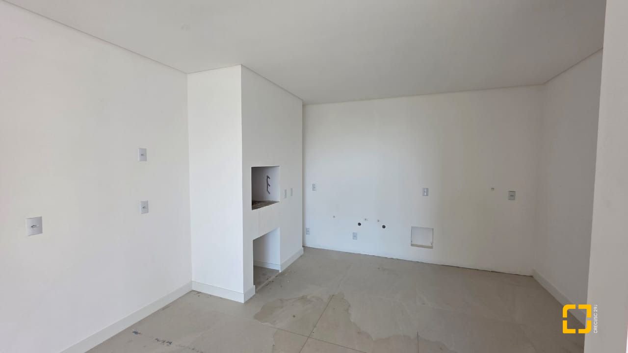 Apartamento com 152m², 6 quartos (sendo 3 suítes), 3 garagens, no bairro Centro em Florianópolis