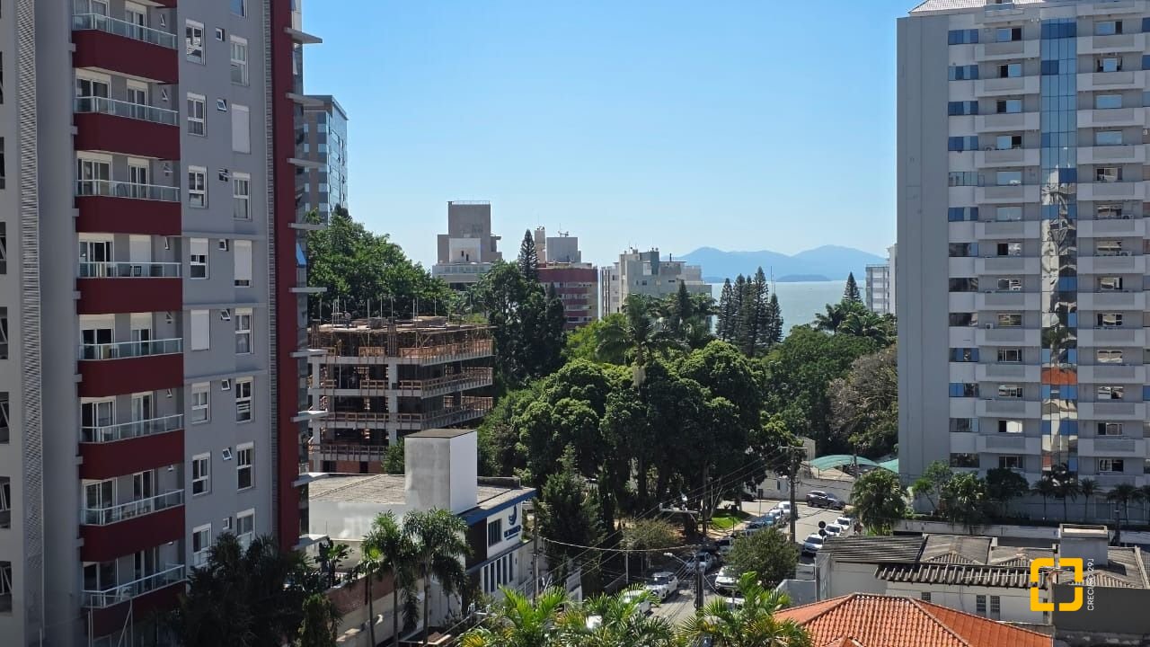 Apartamento com 152m², 6 quartos (sendo 3 suítes), 3 garagens, no bairro Centro em Florianópolis
