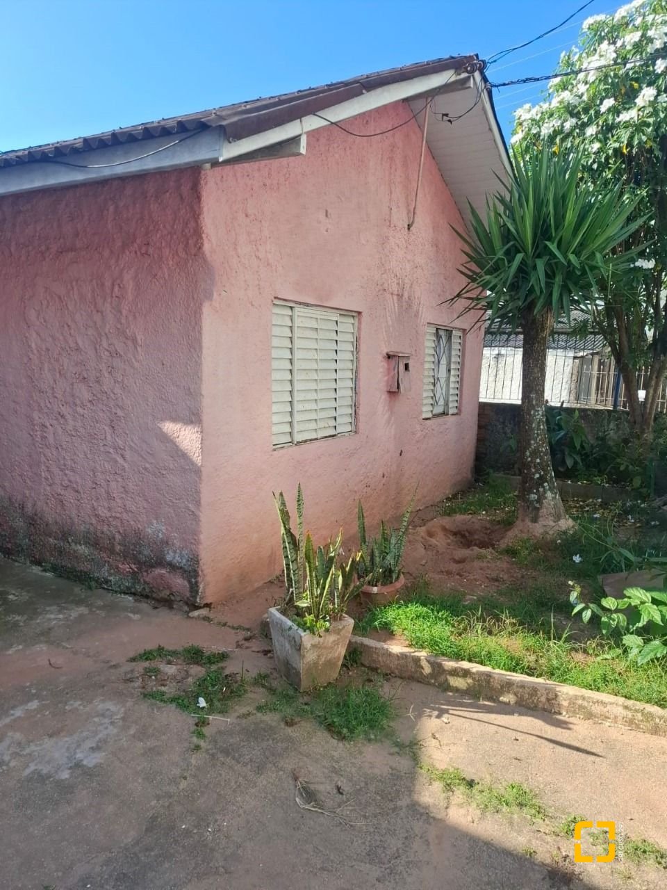 Casa com 103m², 2 quartos, 1 garagem, no bairro Campinas em São José