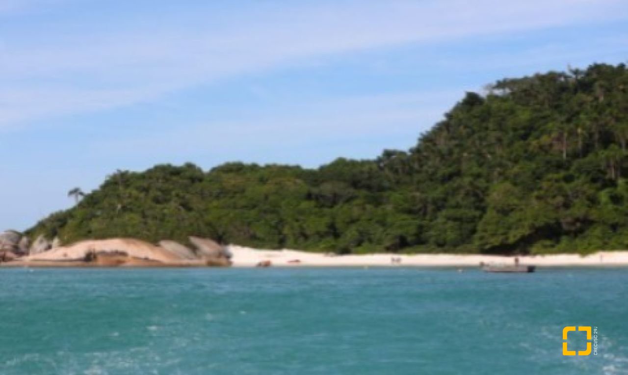 Casa com 119m², 4 quartos (sendo 1 suíte), 2 garagens, no bairro Campeche em Florianópolis