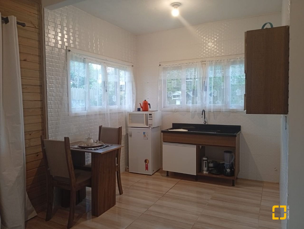 Casa com 103m², 3 quartos (sendo 1 suíte), no bairro Campeche em Florianópolis