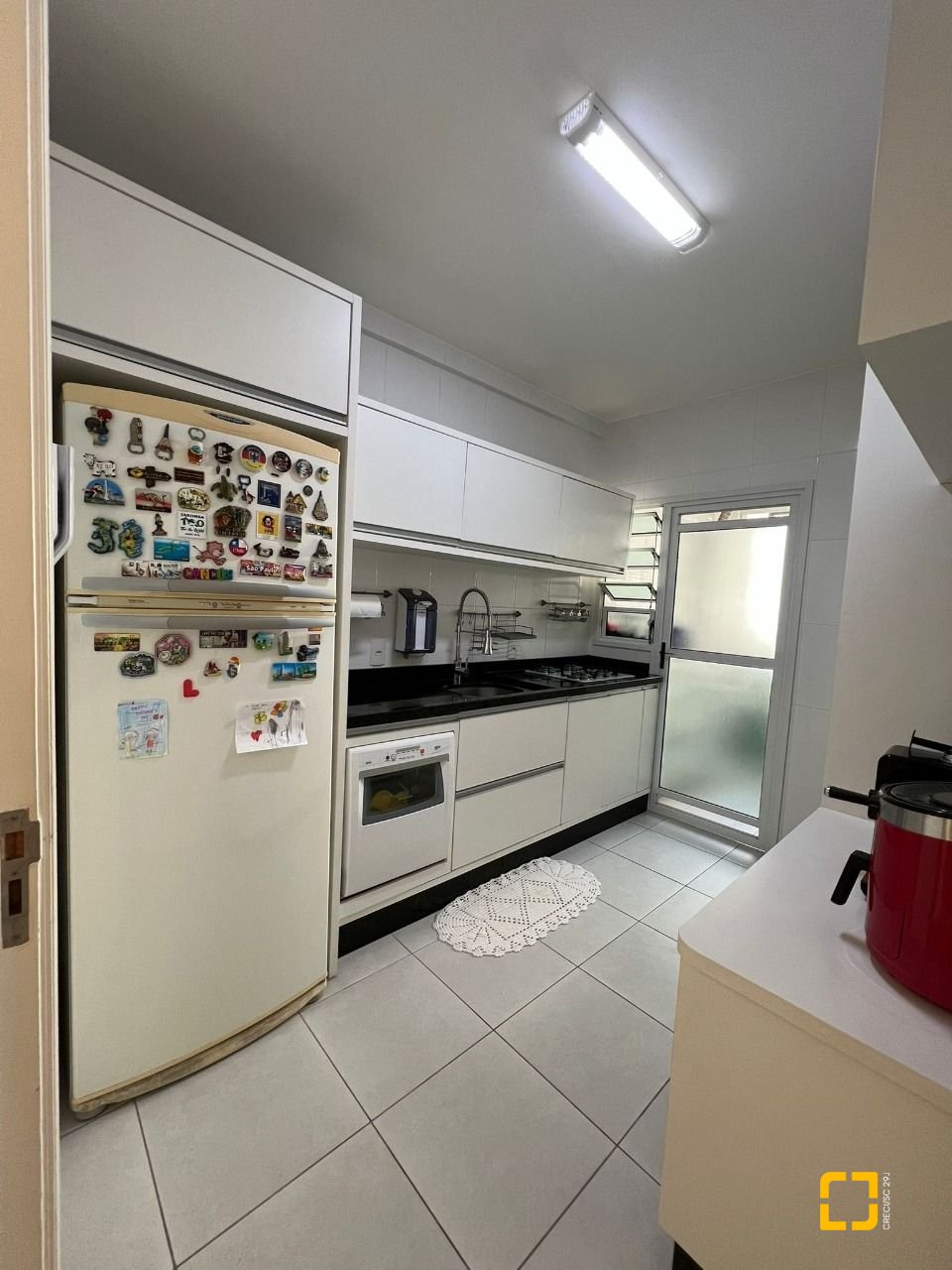 Apartamento com 87m², 4 quartos (sendo 1 suíte), 1 garagem, no bairro Itacorubi em Florianópolis
