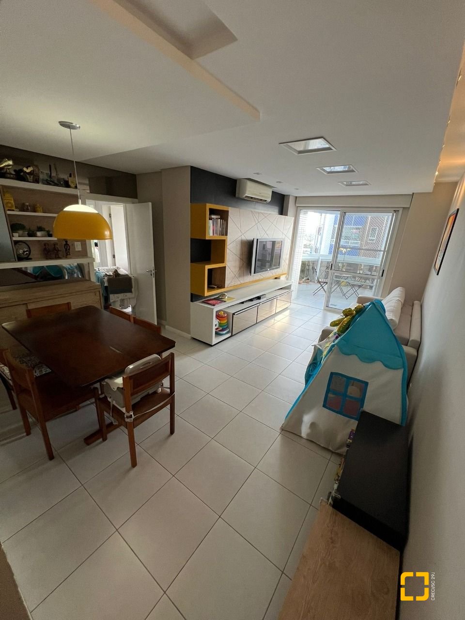 Apartamento com 87m², 4 quartos (sendo 1 suíte), 1 garagem, no bairro Itacorubi em Florianópolis
