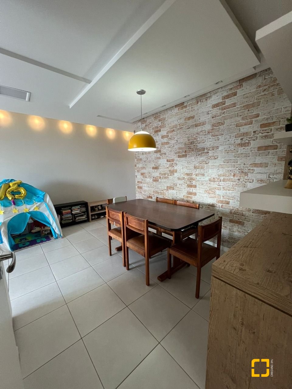 Apartamento com 87m², 4 quartos (sendo 1 suíte), 1 garagem, no bairro Itacorubi em Florianópolis