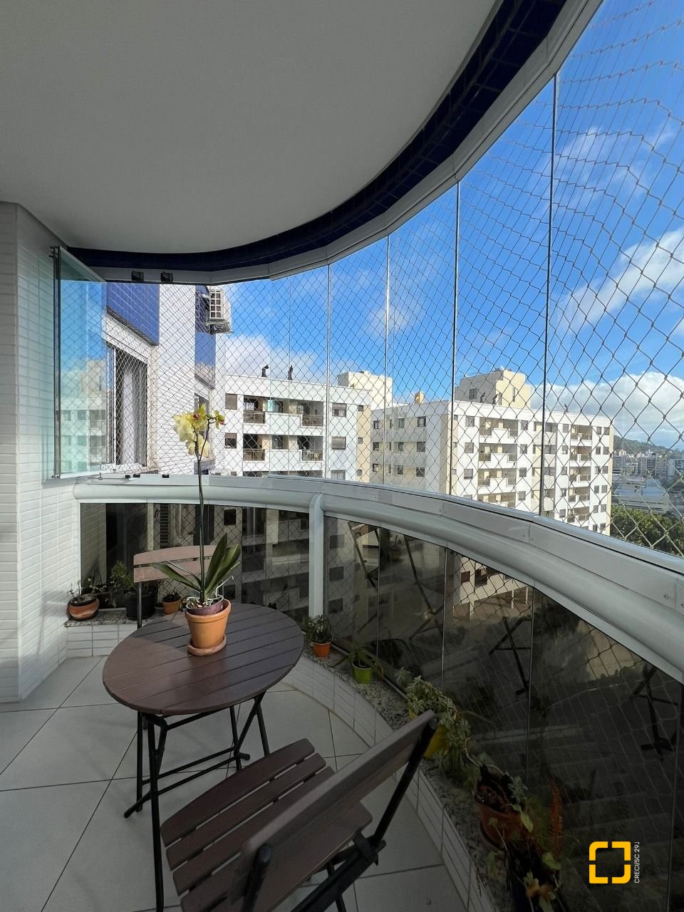 Apartamento com 87m², 4 quartos (sendo 1 suíte), 1 garagem, no bairro Itacorubi em Florianópolis