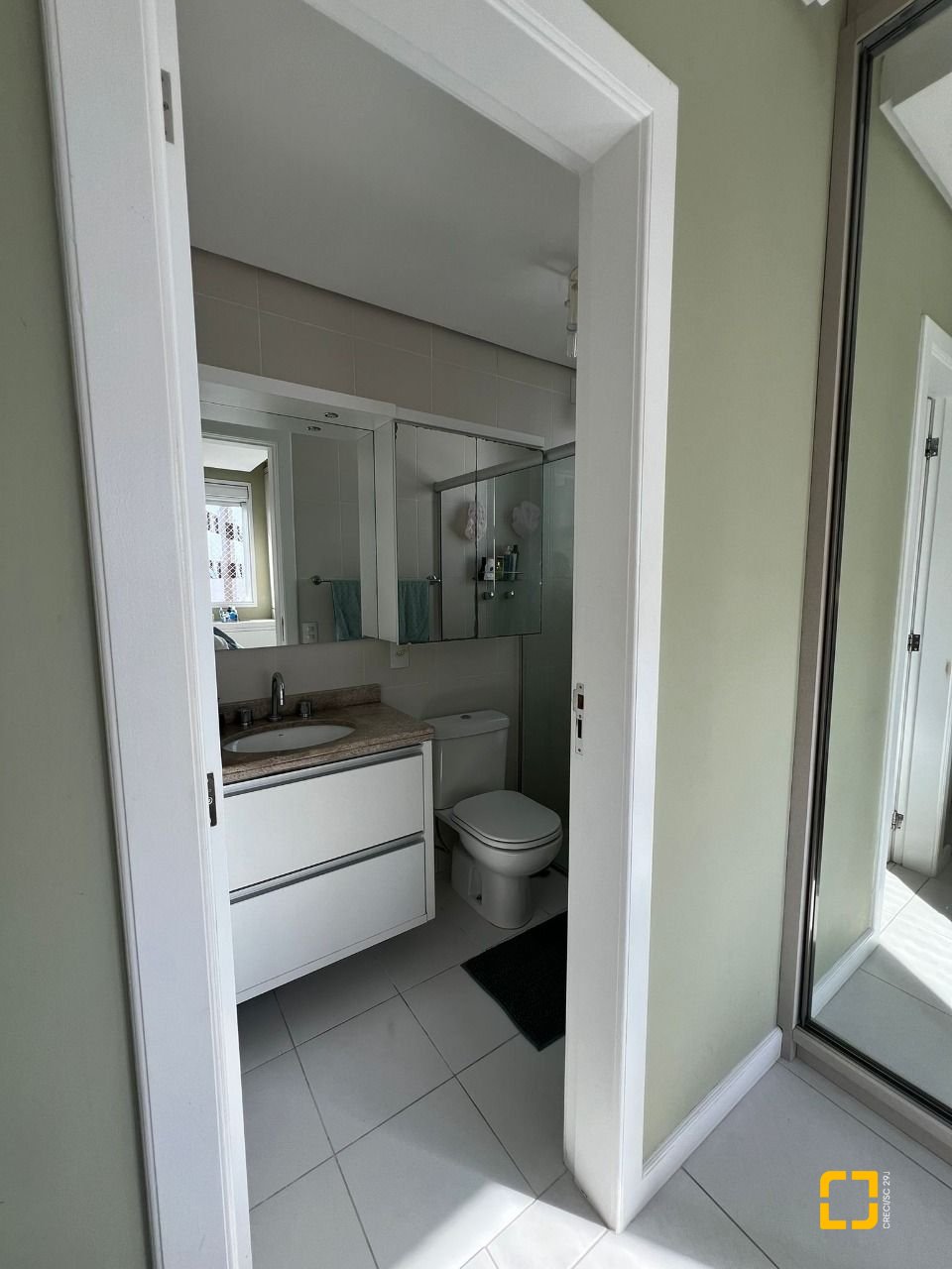 Apartamento com 87m², 4 quartos (sendo 1 suíte), 1 garagem, no bairro Itacorubi em Florianópolis