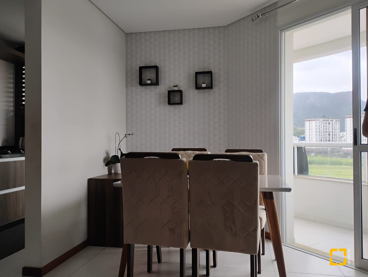 Apartamento com 72m², 2 quartos (sendo 1 suíte), 1 garagem, no bairro Pedra Branca em Palhoça