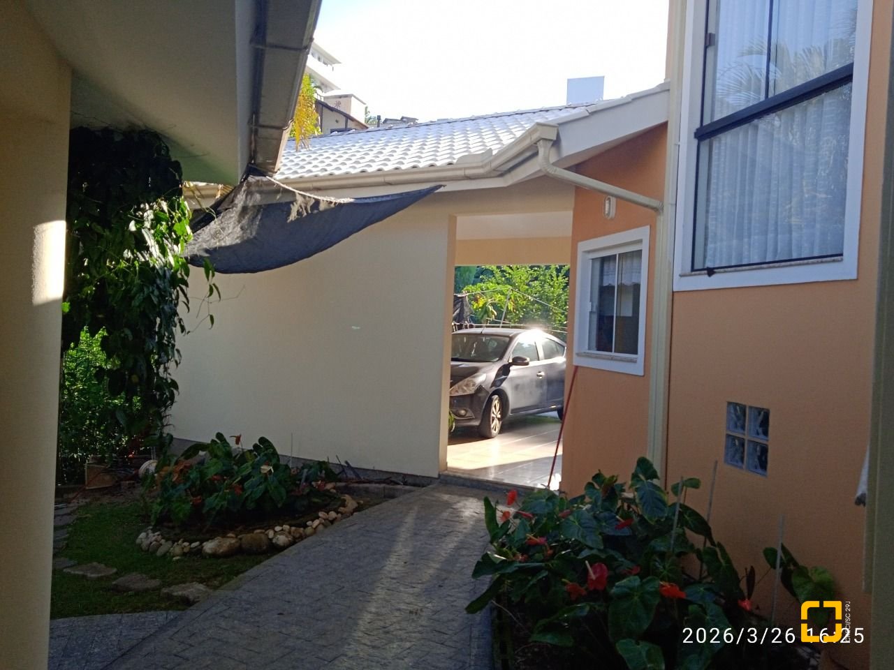 Casa de Condomínio com 301m², 4 quartos (sendo 2 suítes), 2 garagens, no bairro Bosque das Mansões em São José