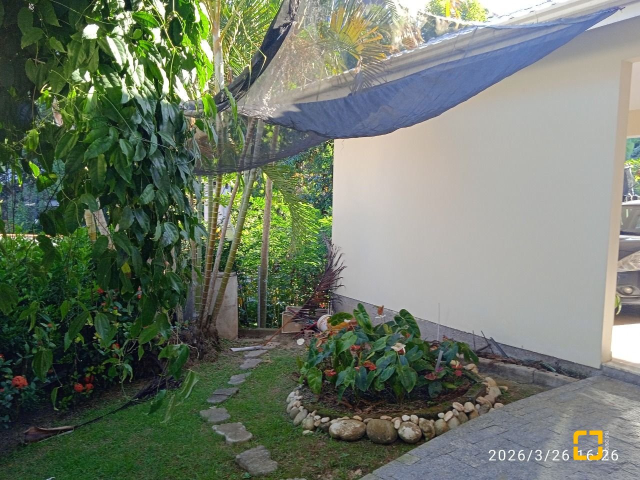 Casa de Condomínio com 301m², 4 quartos (sendo 2 suítes), 2 garagens, no bairro Bosque das Mansões em São José