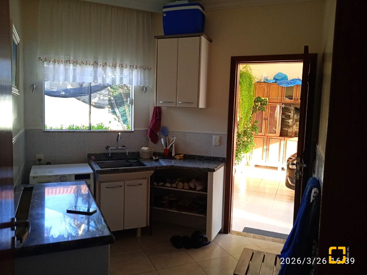 Casa de Condomínio com 301m², 4 quartos (sendo 2 suítes), 2 garagens, no bairro Bosque das Mansões em São José