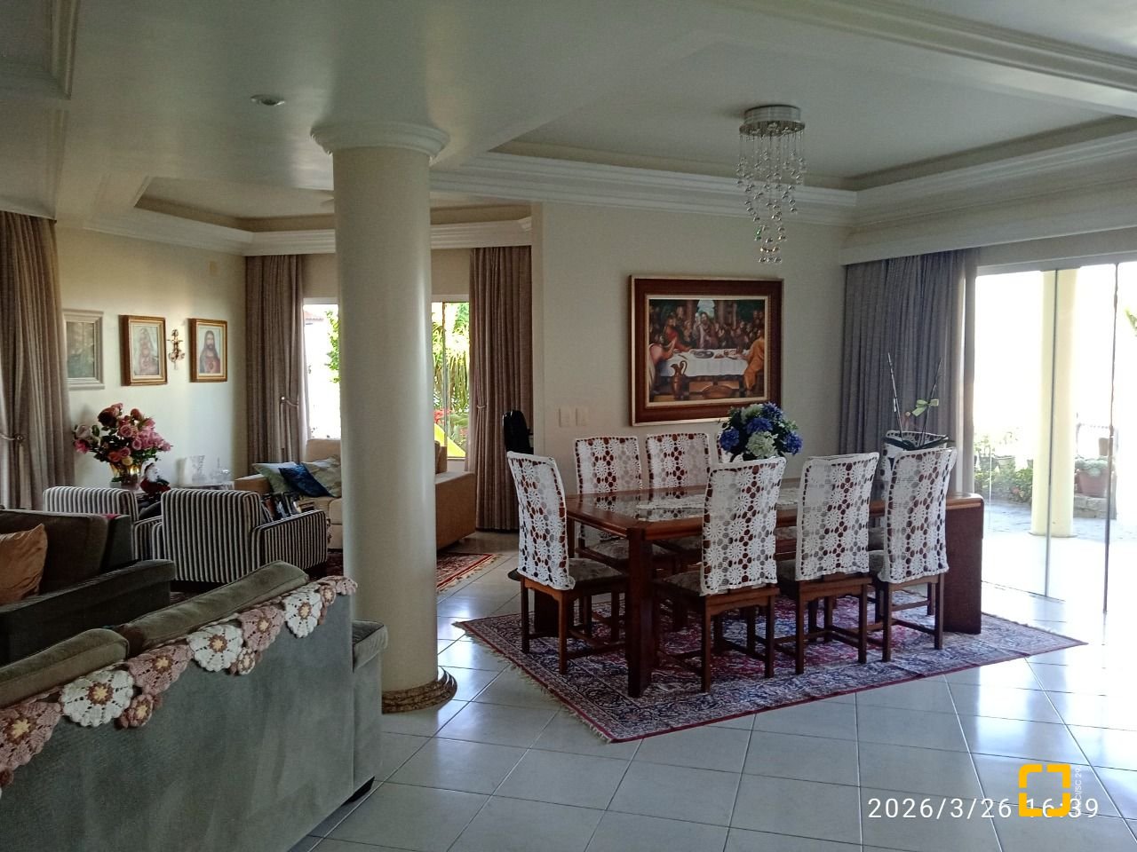 Casa de Condomínio com 301m², 4 quartos (sendo 2 suítes), 2 garagens, no bairro Bosque das Mansões em São José