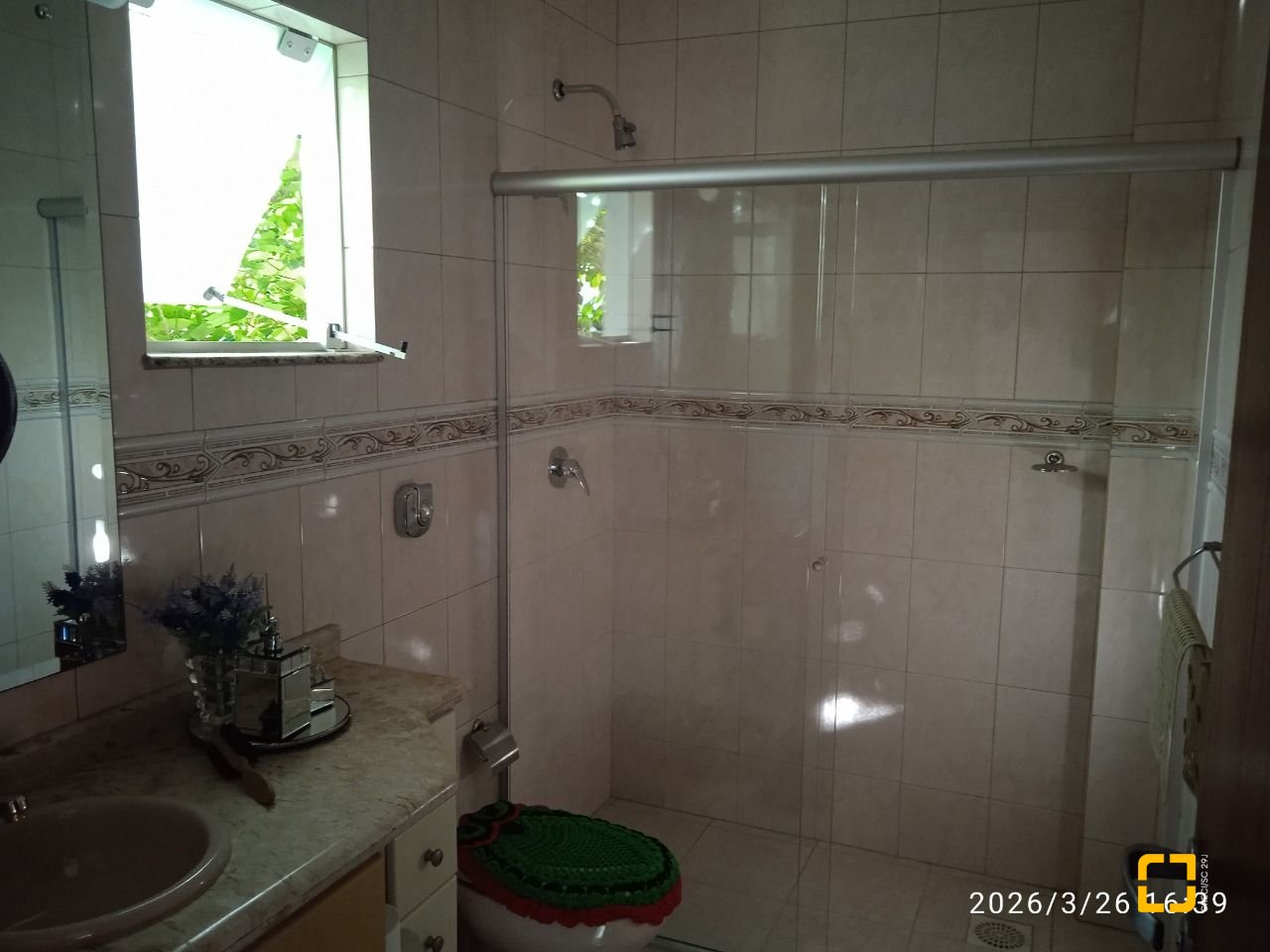 Casa de Condomínio com 301m², 4 quartos (sendo 2 suítes), 2 garagens, no bairro Bosque das Mansões em São José
