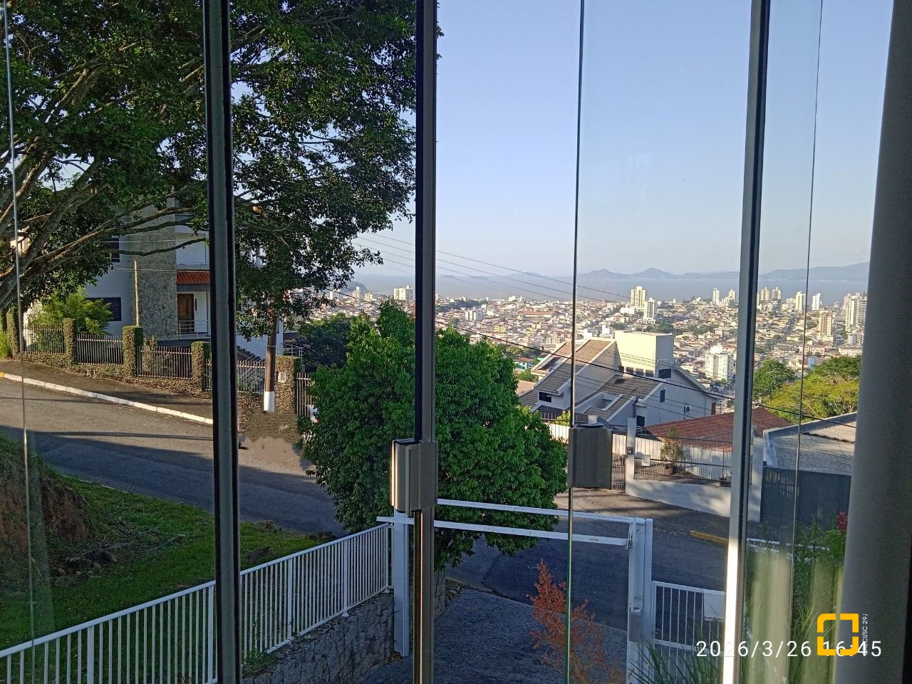 Casa de Condomínio com 301m², 4 quartos (sendo 2 suítes), 2 garagens, no bairro Bosque das Mansões em São José
