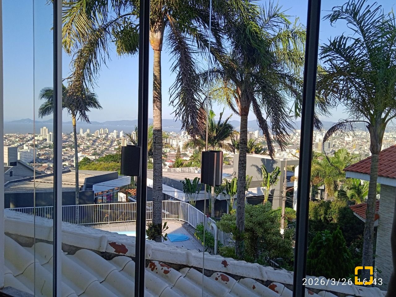 Casa de Condomínio com 301m², 4 quartos (sendo 2 suítes), 2 garagens, no bairro Bosque das Mansões em São José