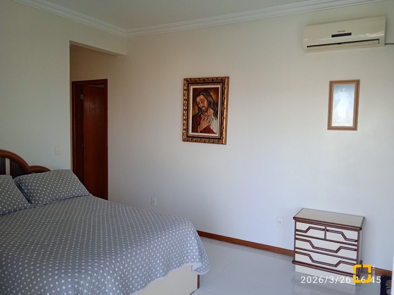 Casa de Condomínio com 301m², 4 quartos (sendo 2 suítes), 2 garagens, no bairro Bosque das Mansões em São José