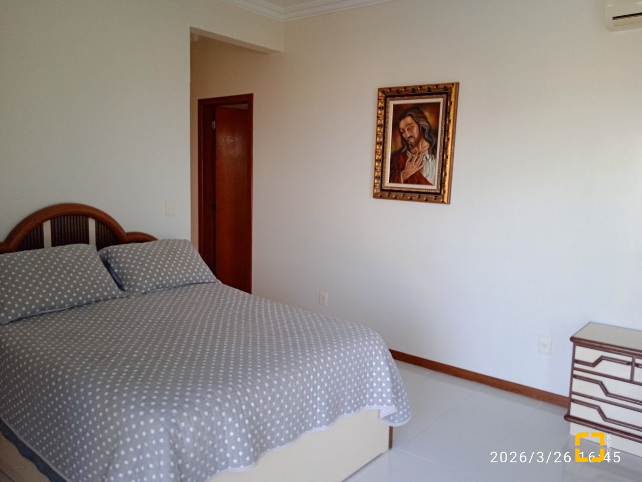 Casa de Condomínio com 301m², 4 quartos (sendo 2 suítes), 2 garagens, no bairro Bosque das Mansões em São José