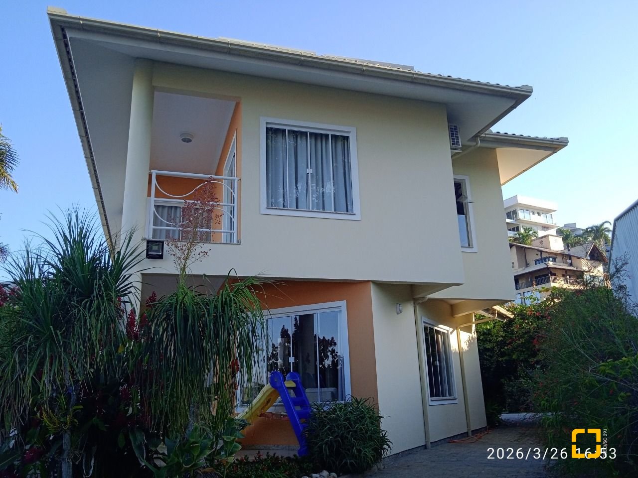 Casa de Condomínio com 301m², 4 quartos (sendo 2 suítes), 2 garagens, no bairro Bosque das Mansões em São José