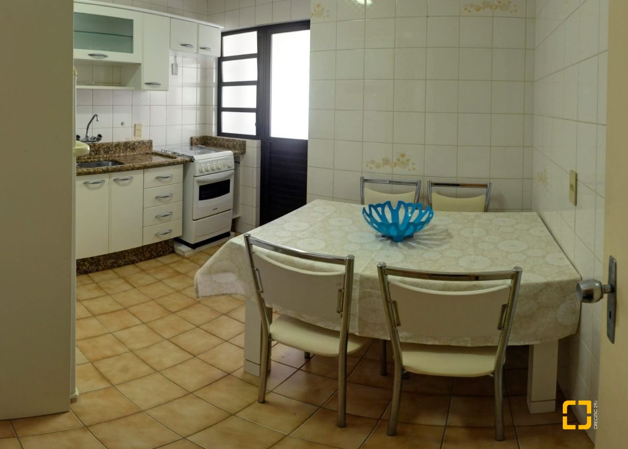 Apartamento com 69m², 2 quartos, 1 garagem, no bairro Centro em Florianópolis