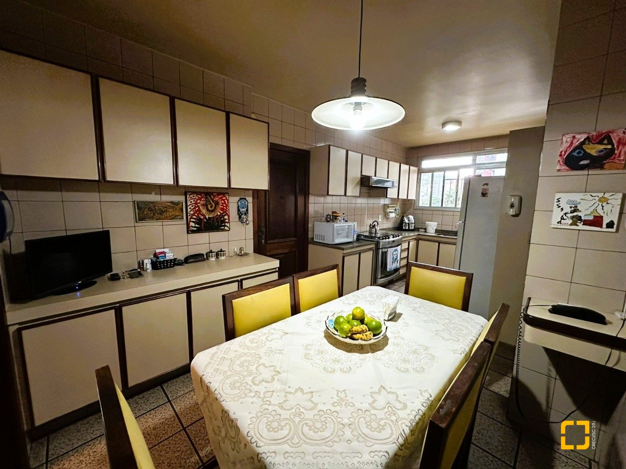 Apartamento com 231m², 6 quartos (sendo 2 suítes), 2 garagens, no bairro Centro em Florianópolis