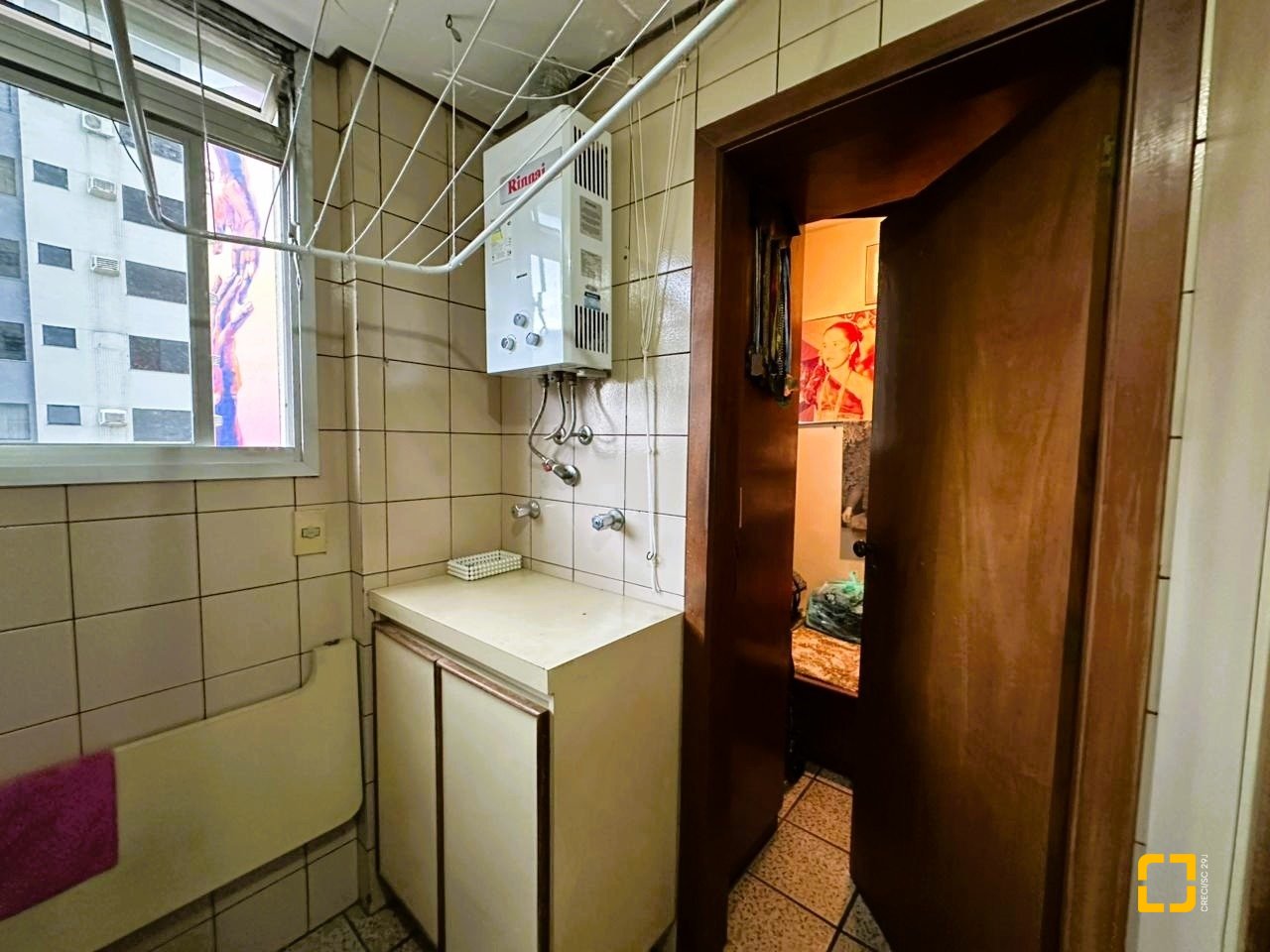Apartamento com 231m², 6 quartos (sendo 2 suítes), 2 garagens, no bairro Centro em Florianópolis