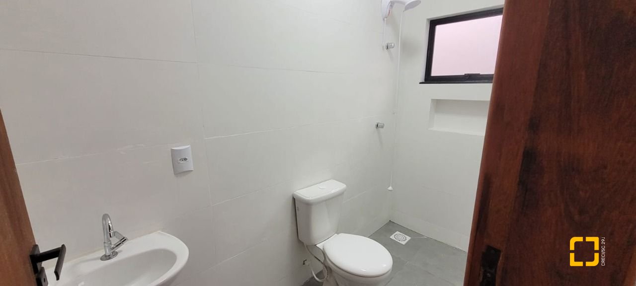 Casa com 83m², 4 quartos (sendo 1 suíte), 2 garagens, no bairro Bela Vista em Palhoça