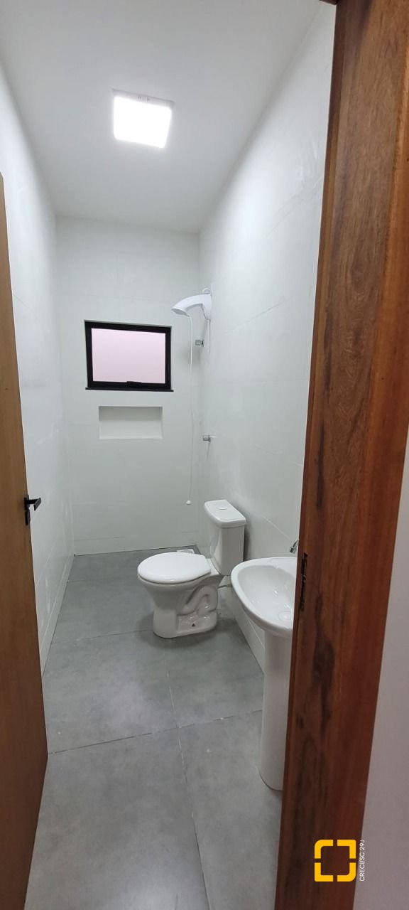 Casa com 83m², 4 quartos (sendo 1 suíte), 2 garagens, no bairro Bela Vista em Palhoça