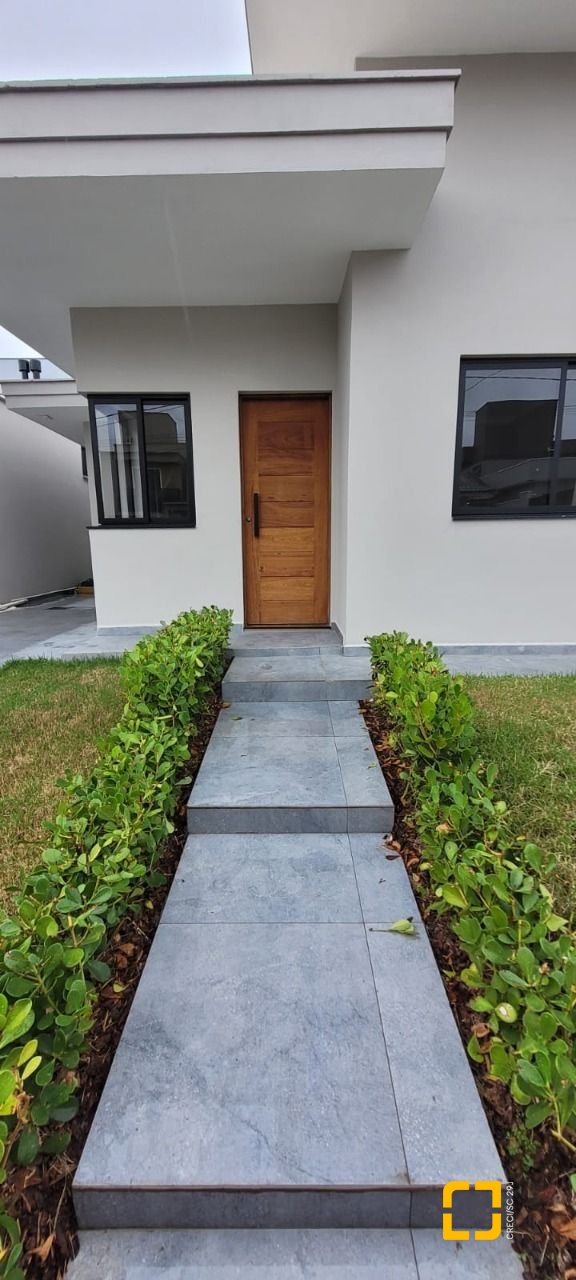 Casa com 83m², 4 quartos (sendo 1 suíte), 2 garagens, no bairro Bela Vista em Palhoça