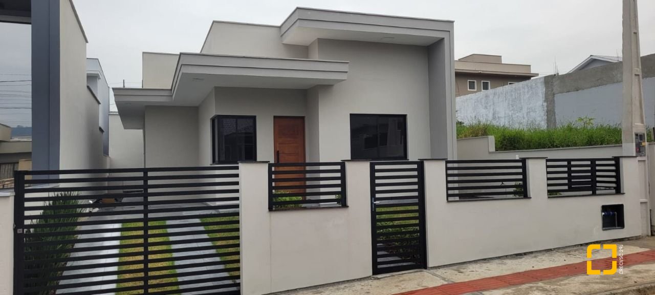 Casa com 83m², 4 quartos (sendo 1 suíte), 2 garagens, no bairro Bela Vista em Palhoça