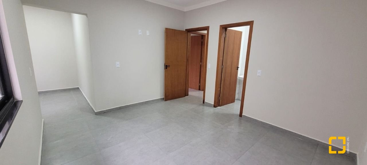 Casa com 83m², 4 quartos (sendo 1 suíte), 2 garagens, no bairro Bela Vista em Palhoça
