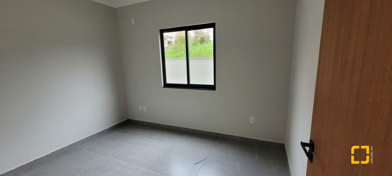 Casa com 83m², 4 quartos (sendo 1 suíte), 2 garagens, no bairro Bela Vista em Palhoça
