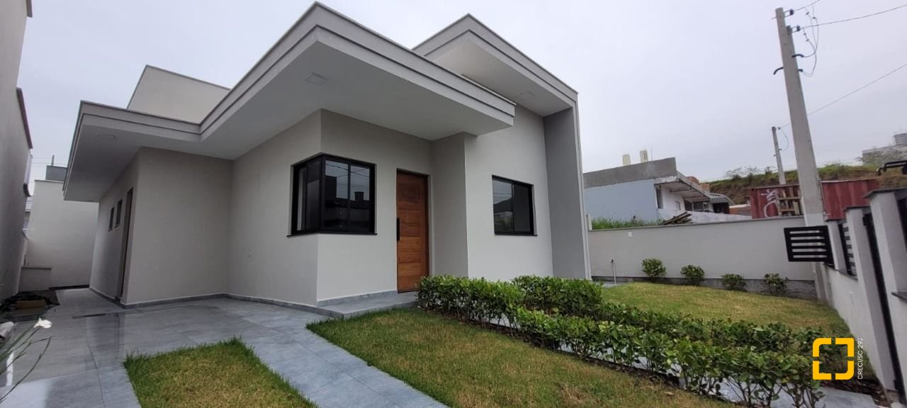 Casa com 83m², 4 quartos (sendo 1 suíte), 2 garagens, no bairro Bela Vista em Palhoça