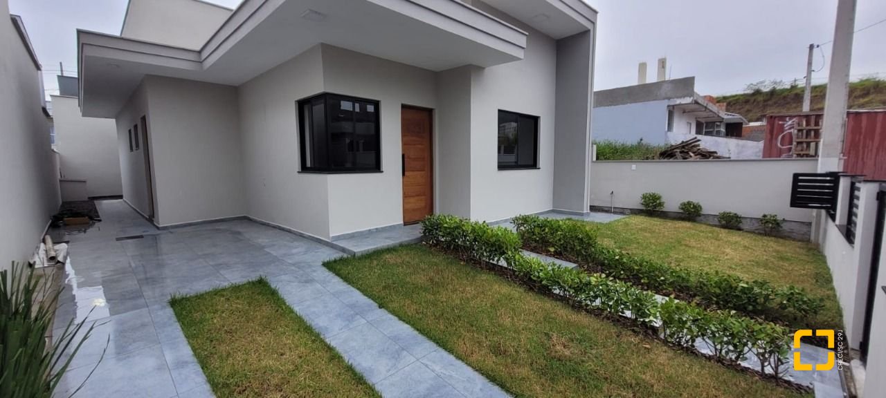Casa com 83m², 3 quartos (sendo 1 suíte), 2 garagens, no bairro Bela Vista em Palhoça