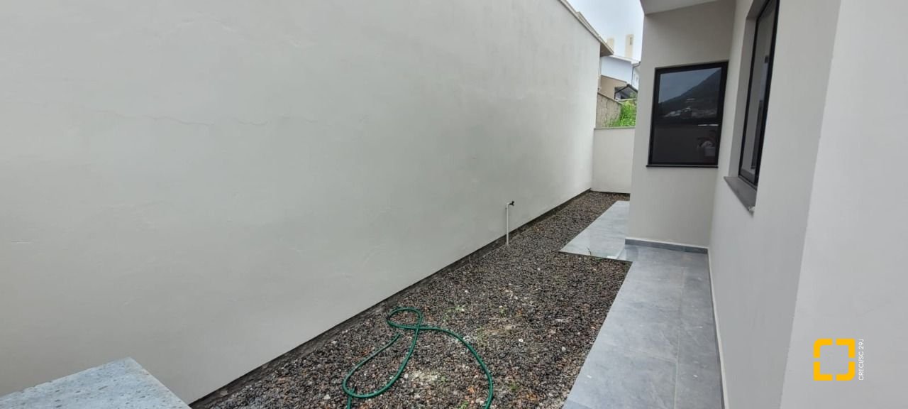 Casa com 83m², 3 quartos (sendo 1 suíte), 2 garagens, no bairro Bela Vista em Palhoça